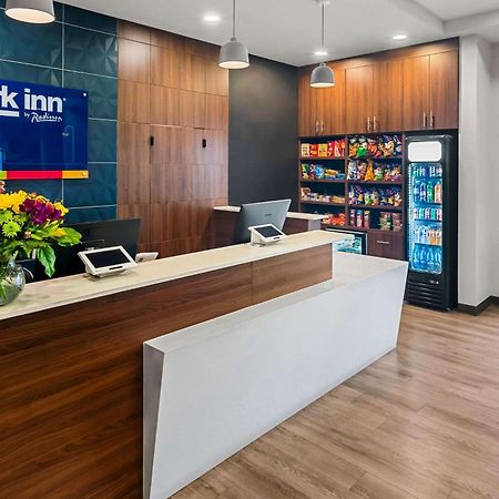 Park Inn By Radisson, Келоуна Экстерьер фото