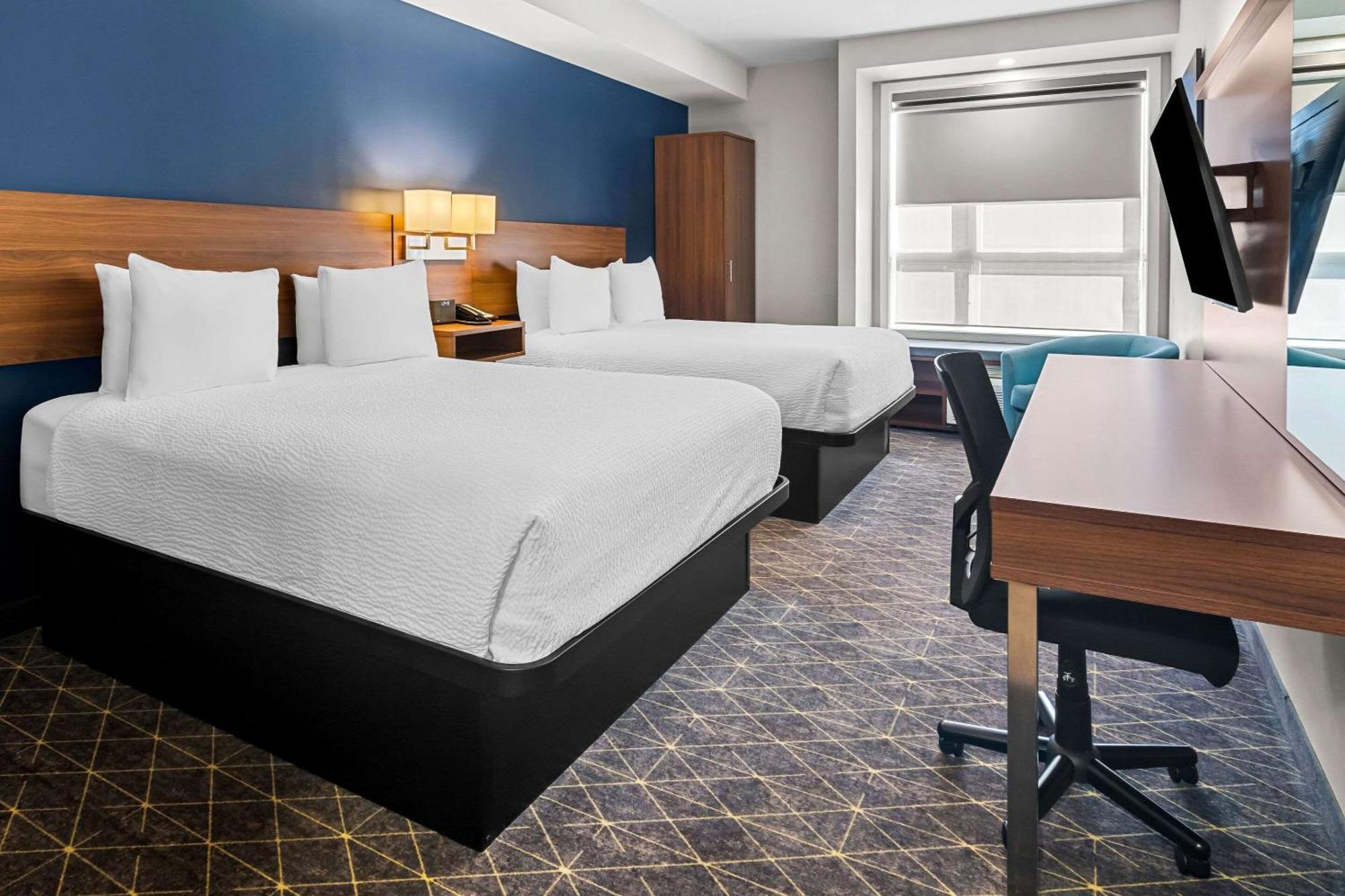 Park Inn By Radisson, Келоуна Экстерьер фото
