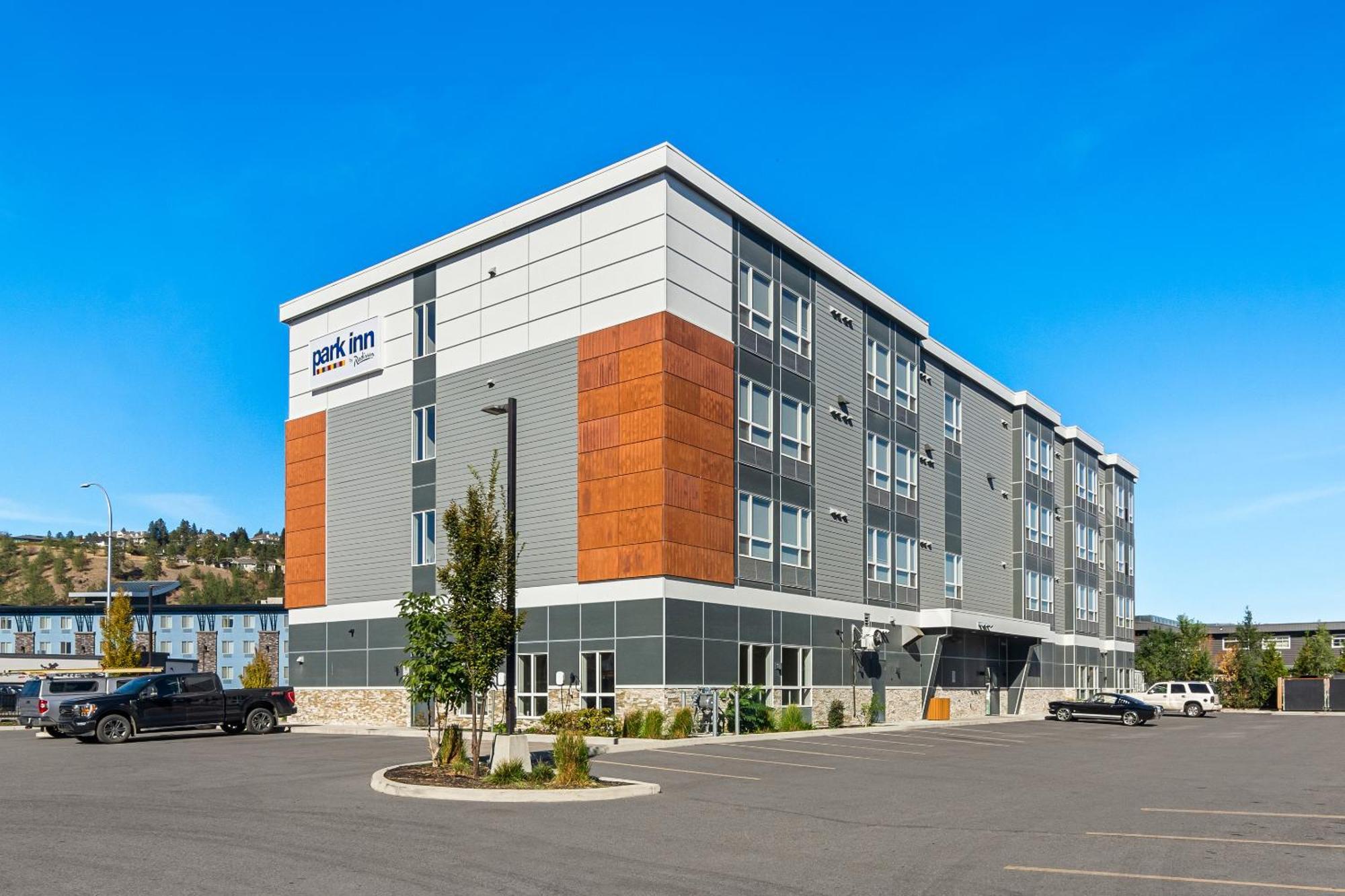 Park Inn By Radisson, Келоуна Экстерьер фото